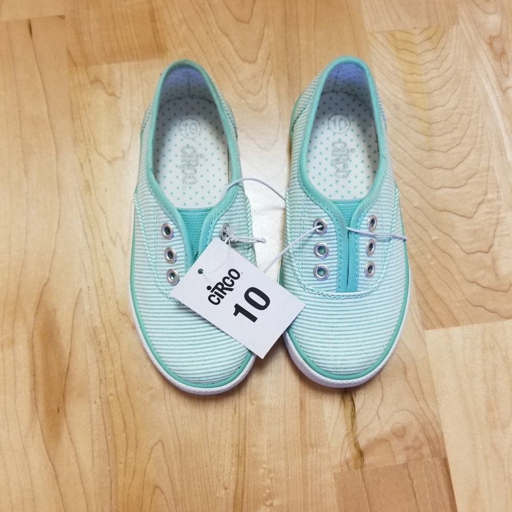 New Circo Girls Shoes size 10